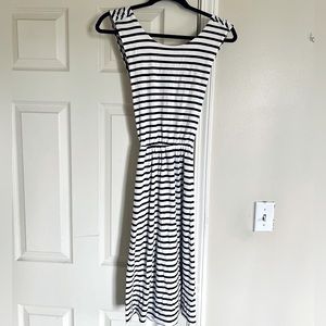 Loft sleeveless casual dress. Black and white, size small.